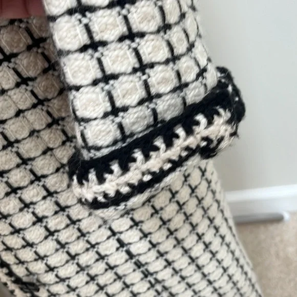 CHANEL Vintage Wool Boucle Long Jacket - Picture 4 of 16